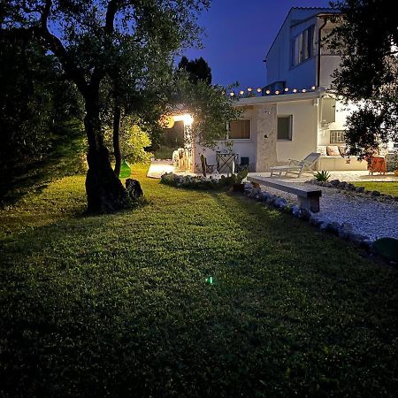 B&B Villa Mediterranee Con Parking Space Trani Eksteriør bilde