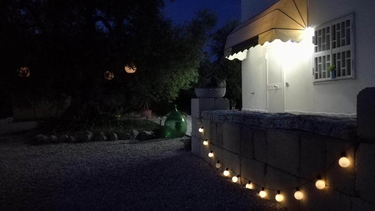 B&B Villa Mediterranee Con Parking Space Trani Eksteriør bilde