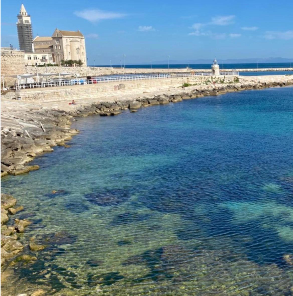 B&B Villa Mediterranee Con Parking Space Trani Eksteriør bilde