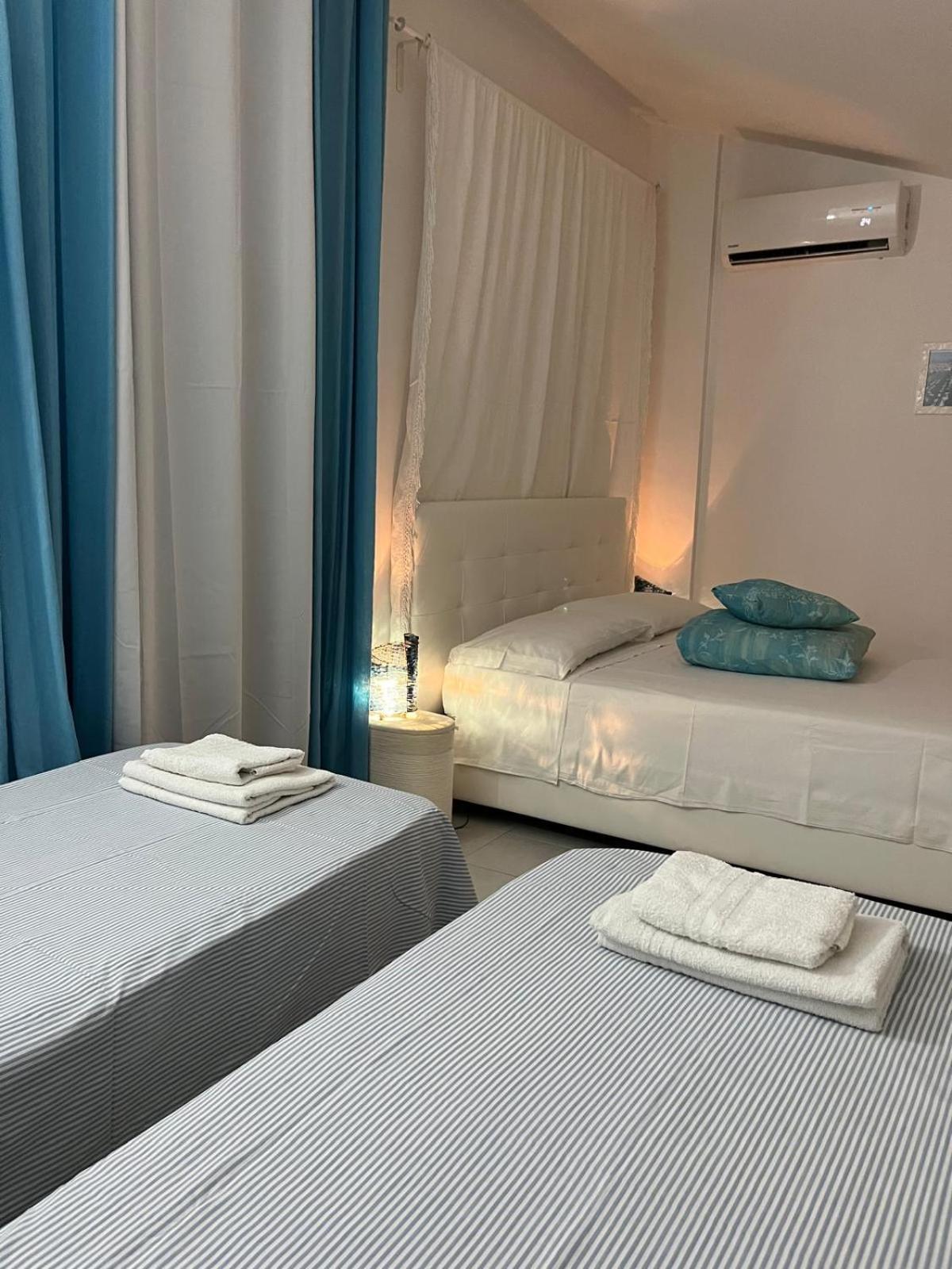 B&B Villa Mediterranee Con Parking Space Trani Eksteriør bilde