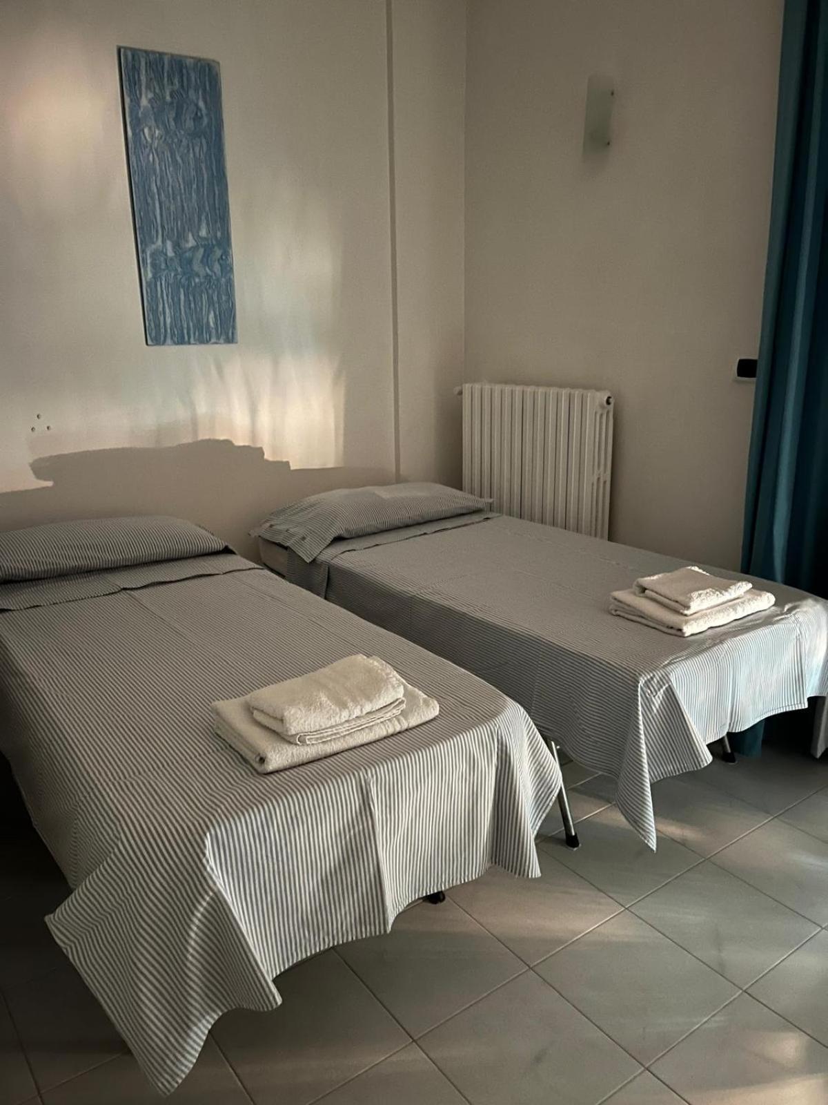 B&B Villa Mediterranee Con Parking Space Trani Eksteriør bilde