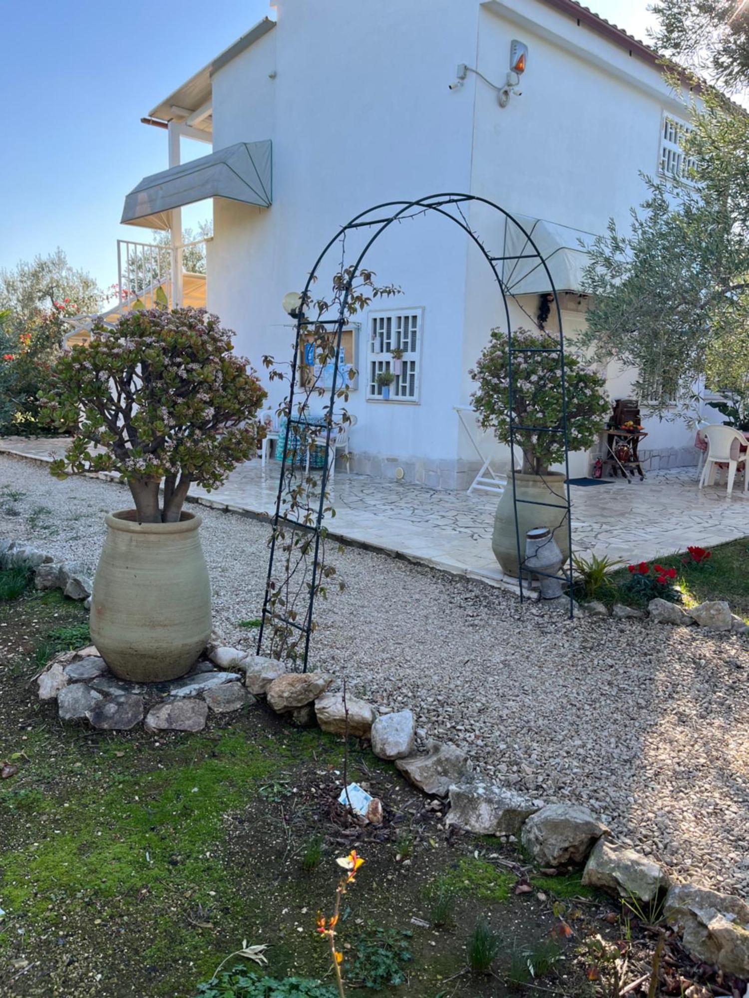 B&B Villa Mediterranee Con Parking Space Trani Eksteriør bilde