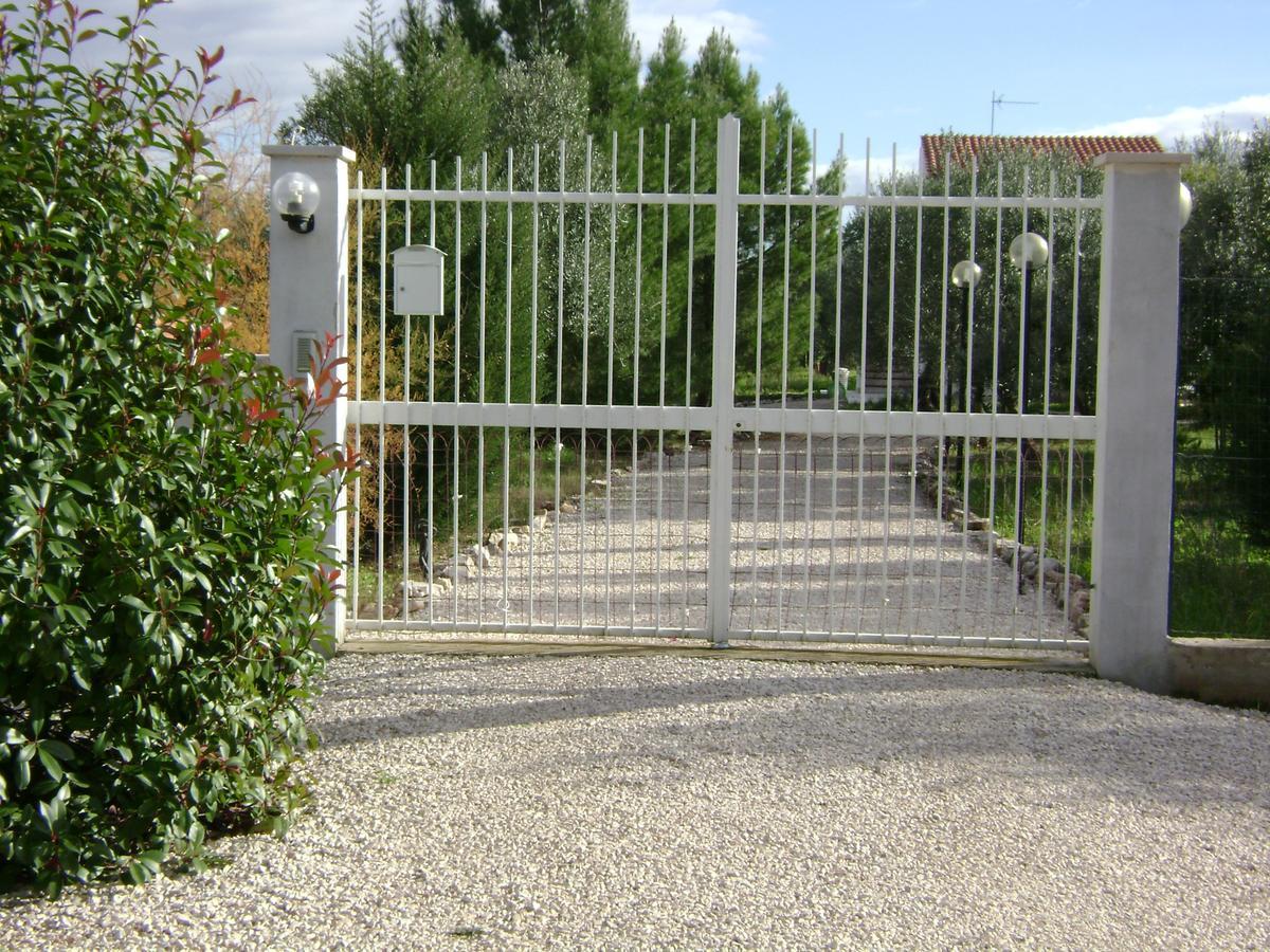 B&B Villa Mediterranee Con Parking Space Trani Eksteriør bilde