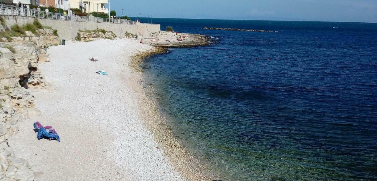B&B Villa Mediterranee Con Parking Space Trani Eksteriør bilde